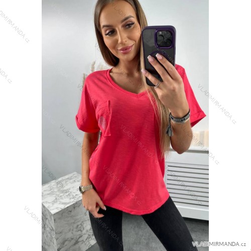 Baumwollbluse mit himbeerfarbener Tasche