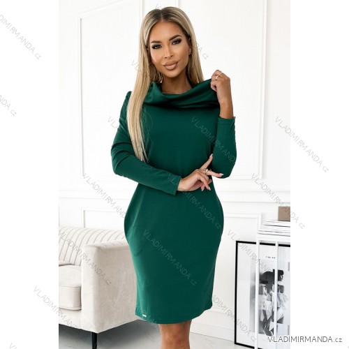 503-1 Warmes Kleid mit großem Rollkragen und Taschen – grün