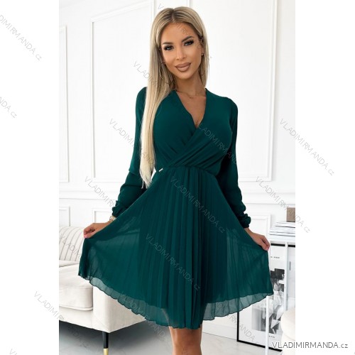 313-14 ISABELLE Plissiertes Chiffonkleid mit Ausschnitt – grün