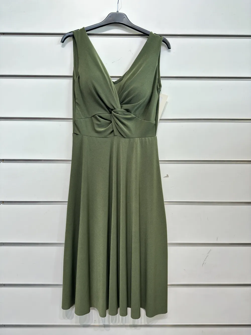 Trägerloses kurzes Partykleid für Damen (Einheitsgröße S/M) ITALIAN FASHION IMPSH23C662 zelená khaki S / M