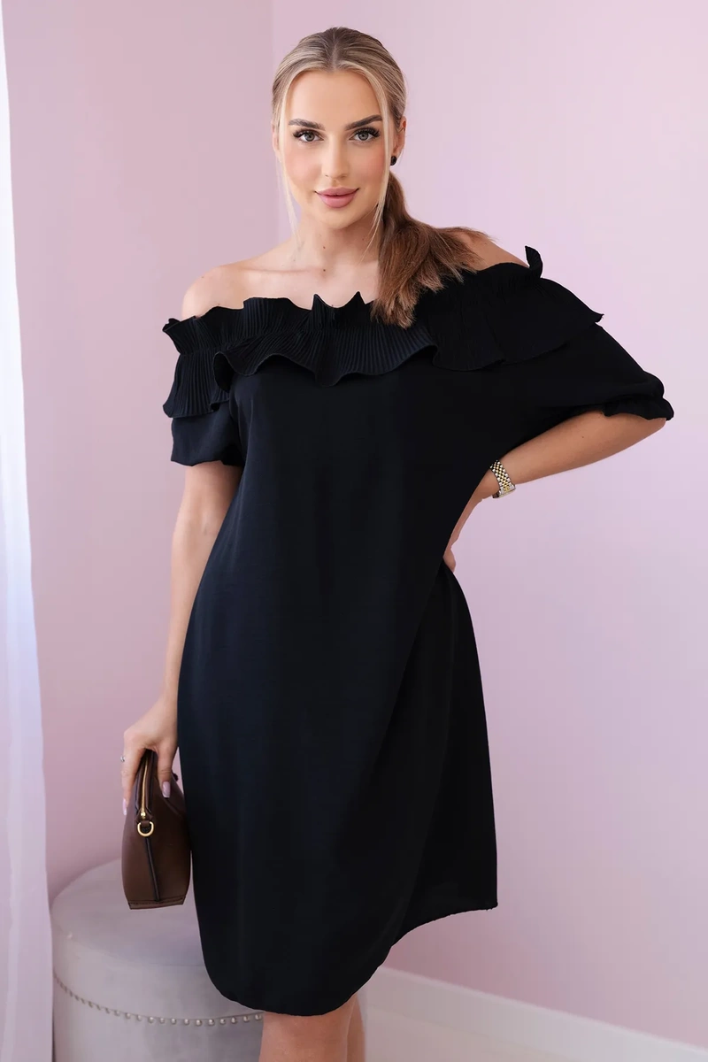 Schwarzes spanisches Kleid mit dekorativer Rüsche