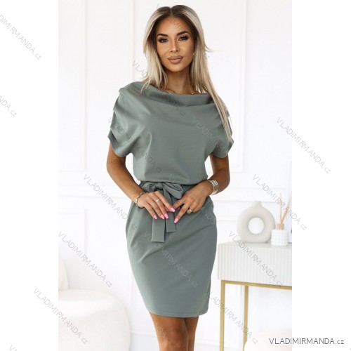 240-4 ROXI Kleid mit asymmetrischem Rock und Gürtel - olivfarben