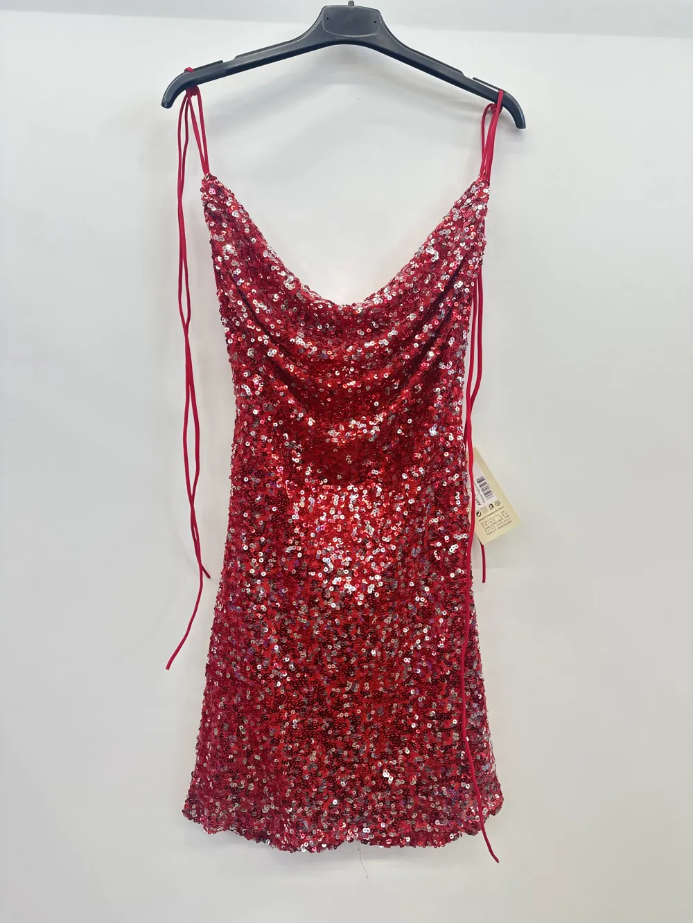 Kurzes elegantes Pailletten-Partykleid mit Trägern für Damen (S/M/L EINHEITSGRÖSSE) ITALIAN FASHION IMPSH2583783