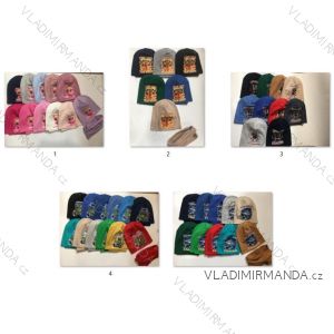 Set aus Kindermützen und Schals für Jungen (3-8 Jahre) MADE IN POLAND PV325001