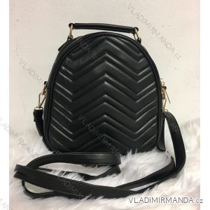 Der Rucksack kann als Damenhandtasche (25x24x9cm) GAMAYA 1728-1 getragen werden
