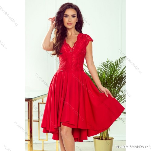 300-2 PATRICIA - Kleid mit längerem Rücken und Spitzenausschnitt - Rot

