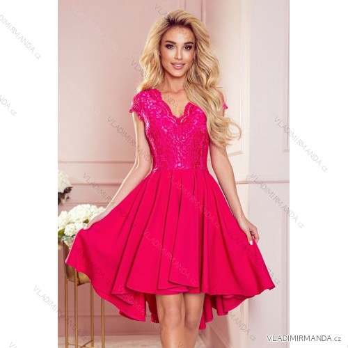 300-6 PATRICIA - Kleid mit längerem Rücken und Spitzenausschnitt - Himbeerfarbe