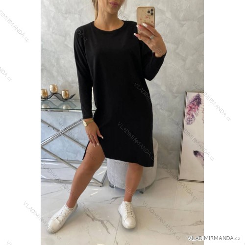 Übergroßes schwarzes Kleid