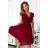 374-2 POLINA Plissiertes Kleid mit Ausschnitt und Rüschen - Farbe Bordeaux
