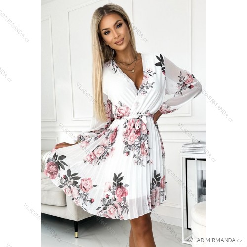 415-2 YSABEL Plissiertes Kleid mit Ausschnitt, langen Ärmeln und Gürtel - weiß mit Rosen